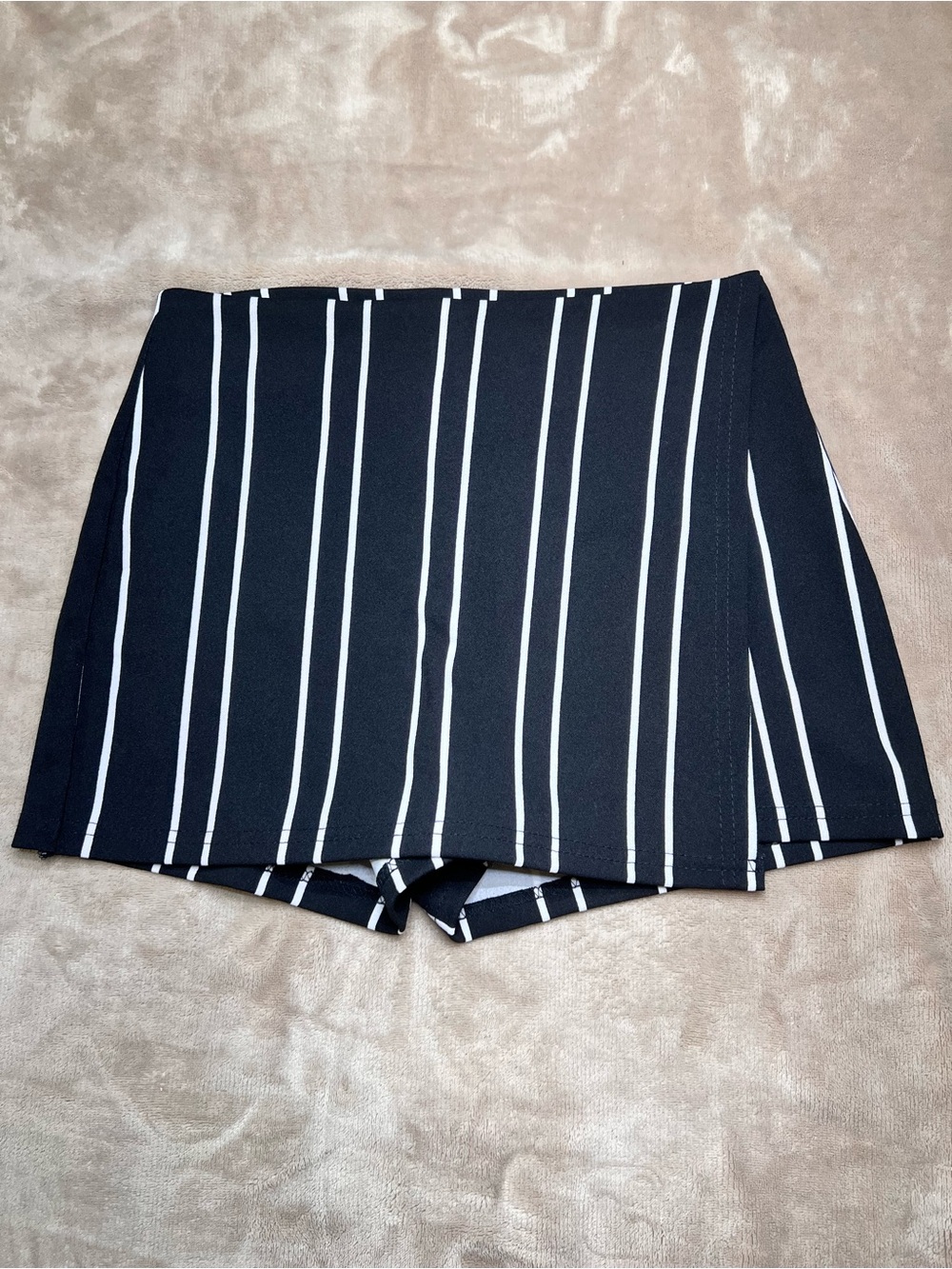 Black and White Striped Y2K Fold Over Mini Skort - Sz S